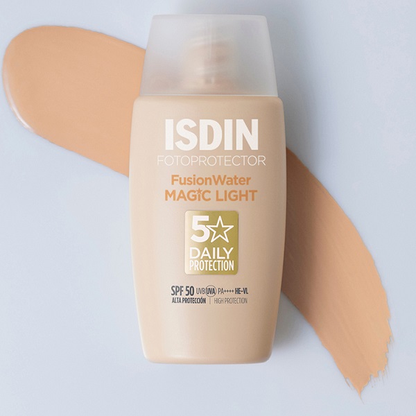 ضد آفتاب فیوژن واتر Isdin مدل Magic Light